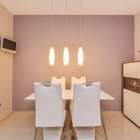 Extravaganzzo - Super One Bedroom Modern By Flat Mаnager * Sofya