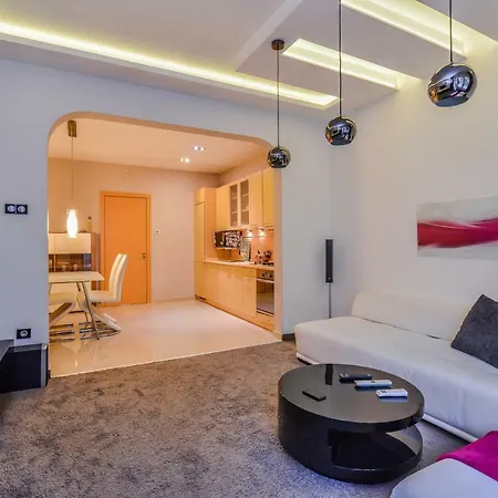 Extravaganzzo - Super One Bedroom Modern By Flat Mаnager *